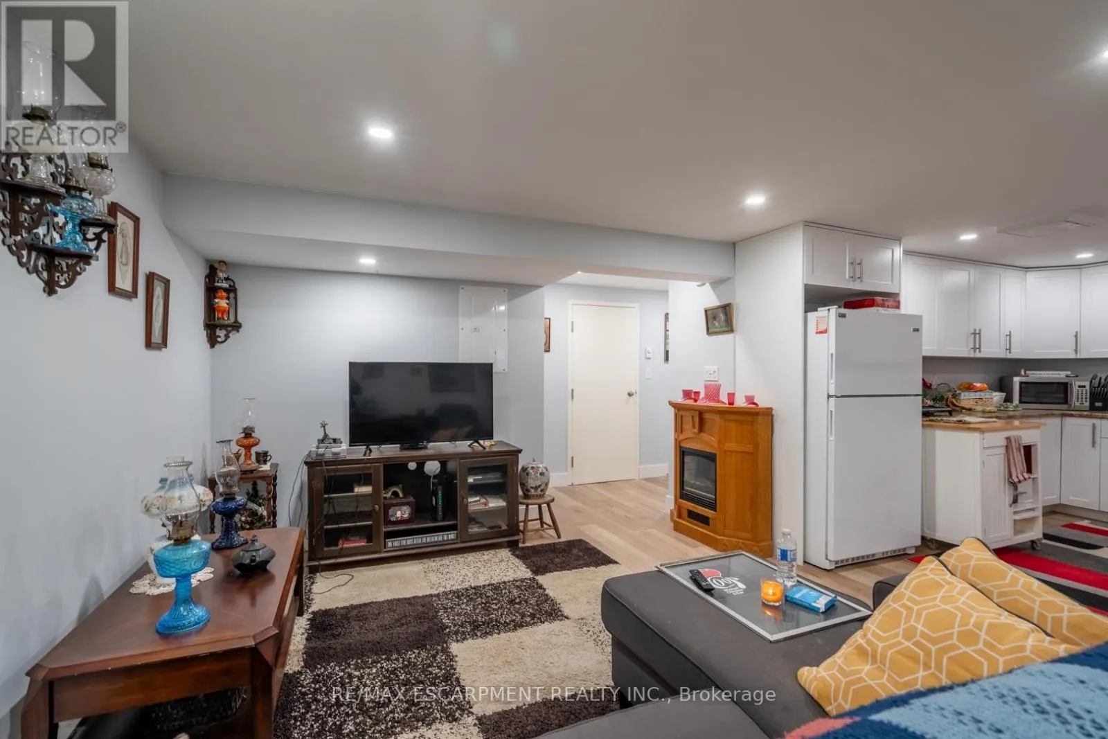 81 HAMILTON STREET N