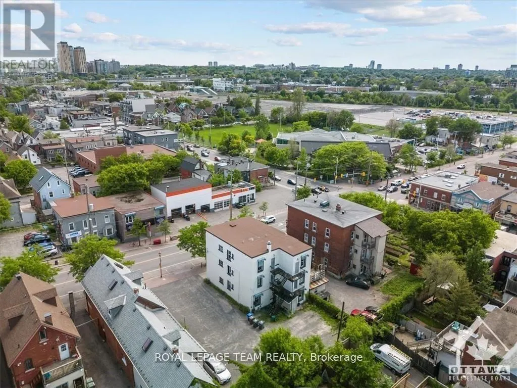 7 - 883 SOMERSET STREET W