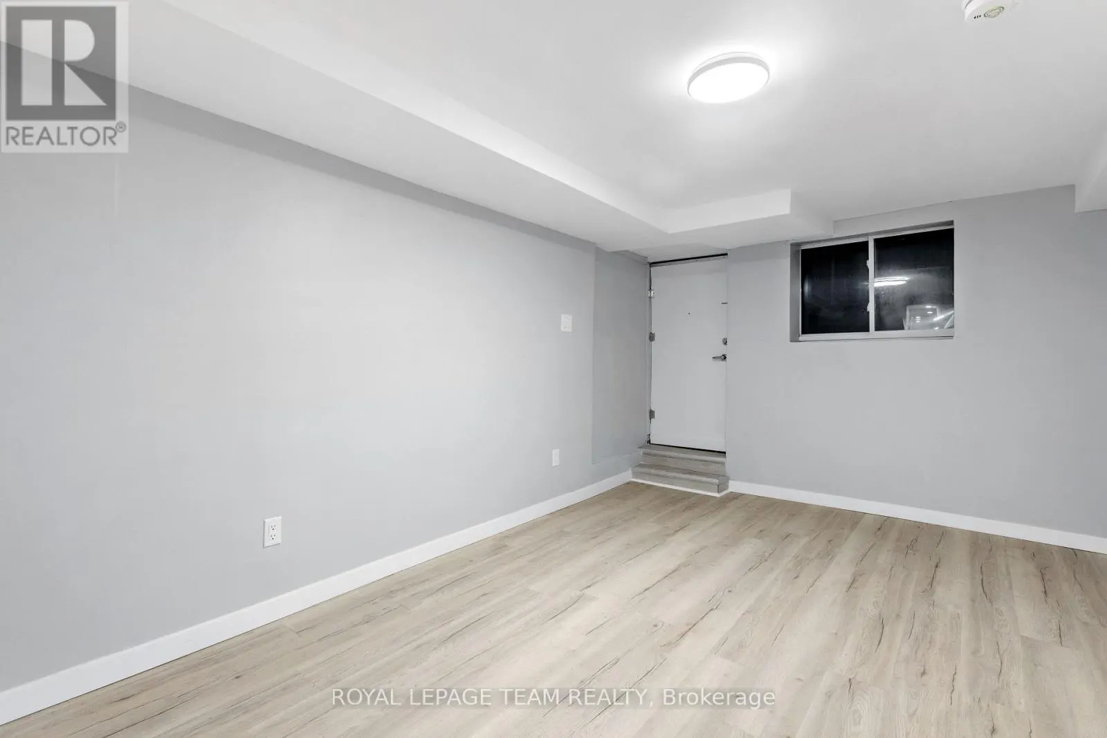 7 - 883 SOMERSET STREET W