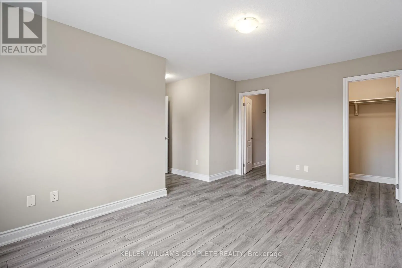 15 VENTURE WAY