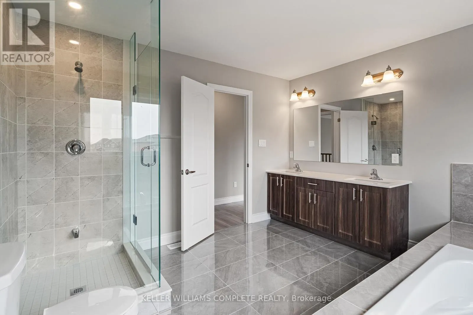 15 VENTURE WAY