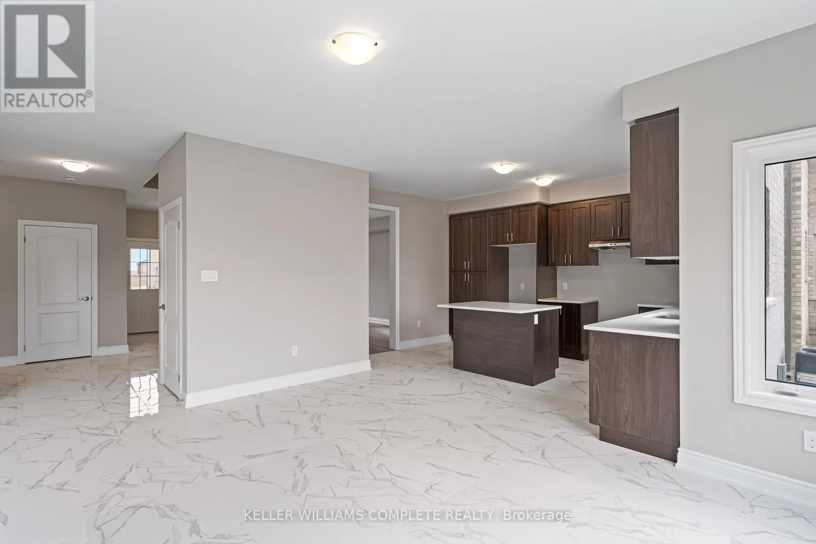 15 VENTURE WAY