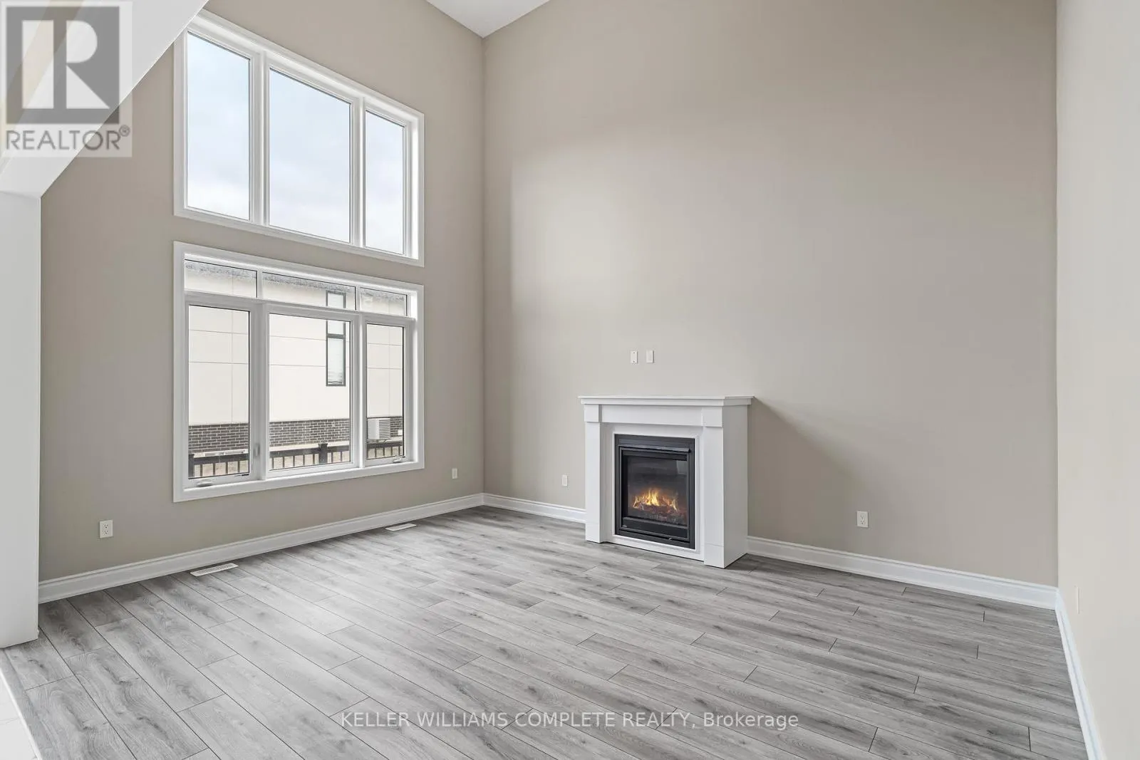 15 VENTURE WAY