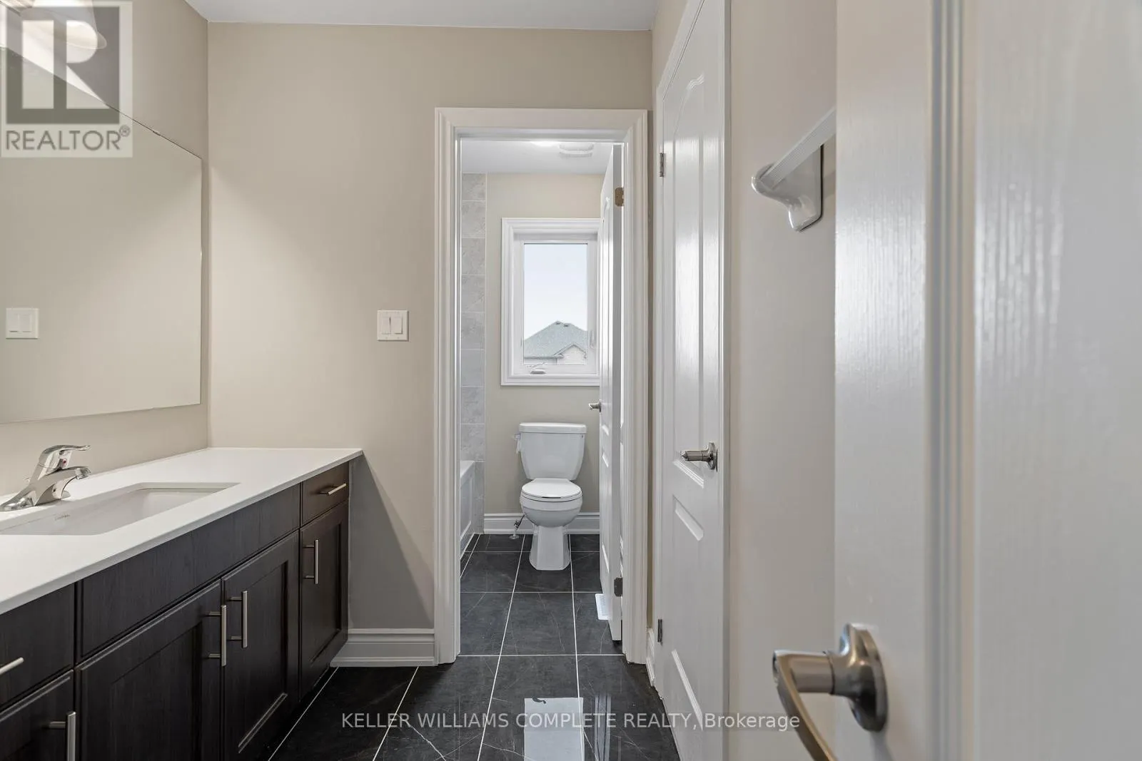 15 VENTURE WAY