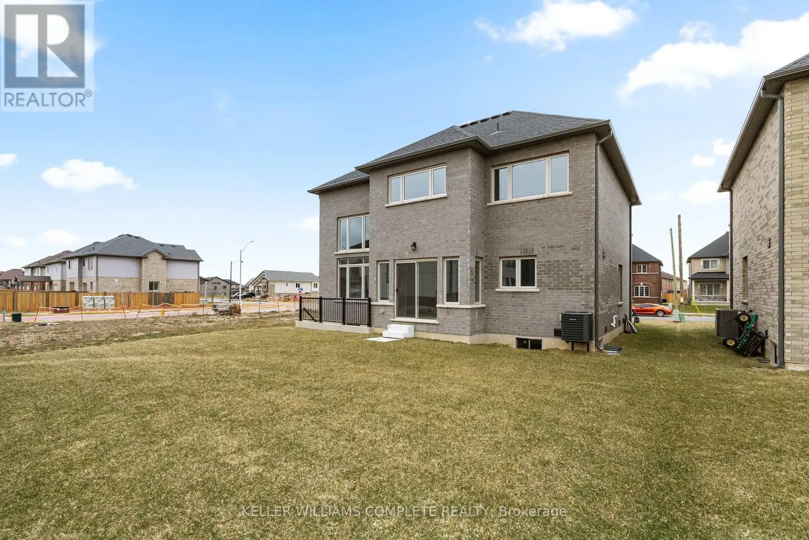 15 VENTURE WAY