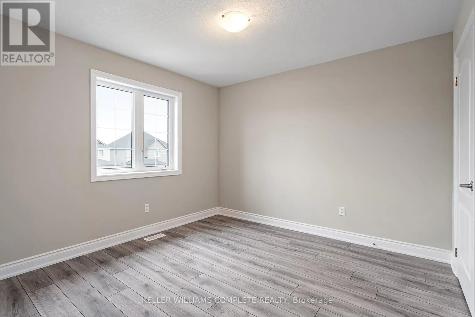 15 VENTURE WAY