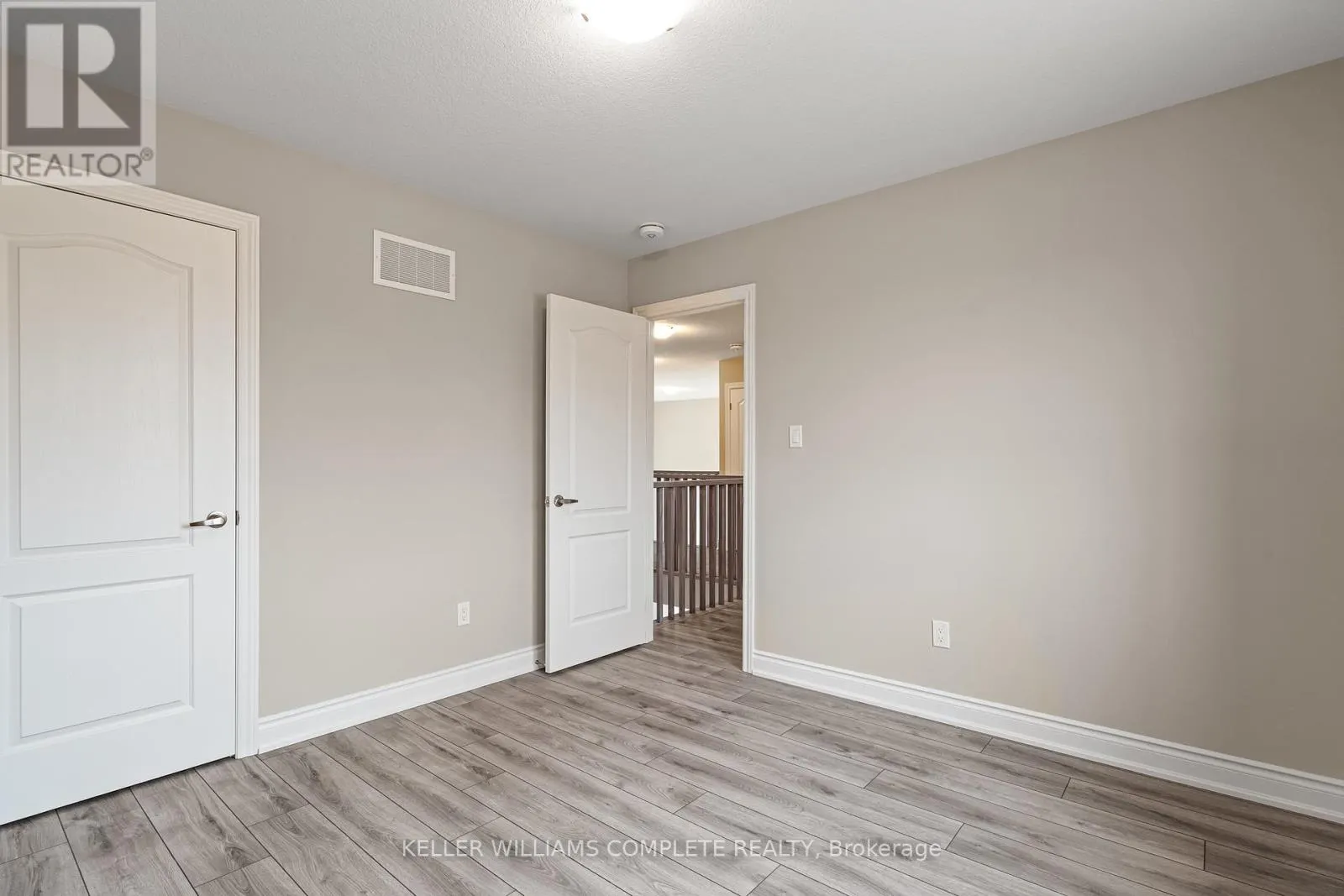 15 VENTURE WAY