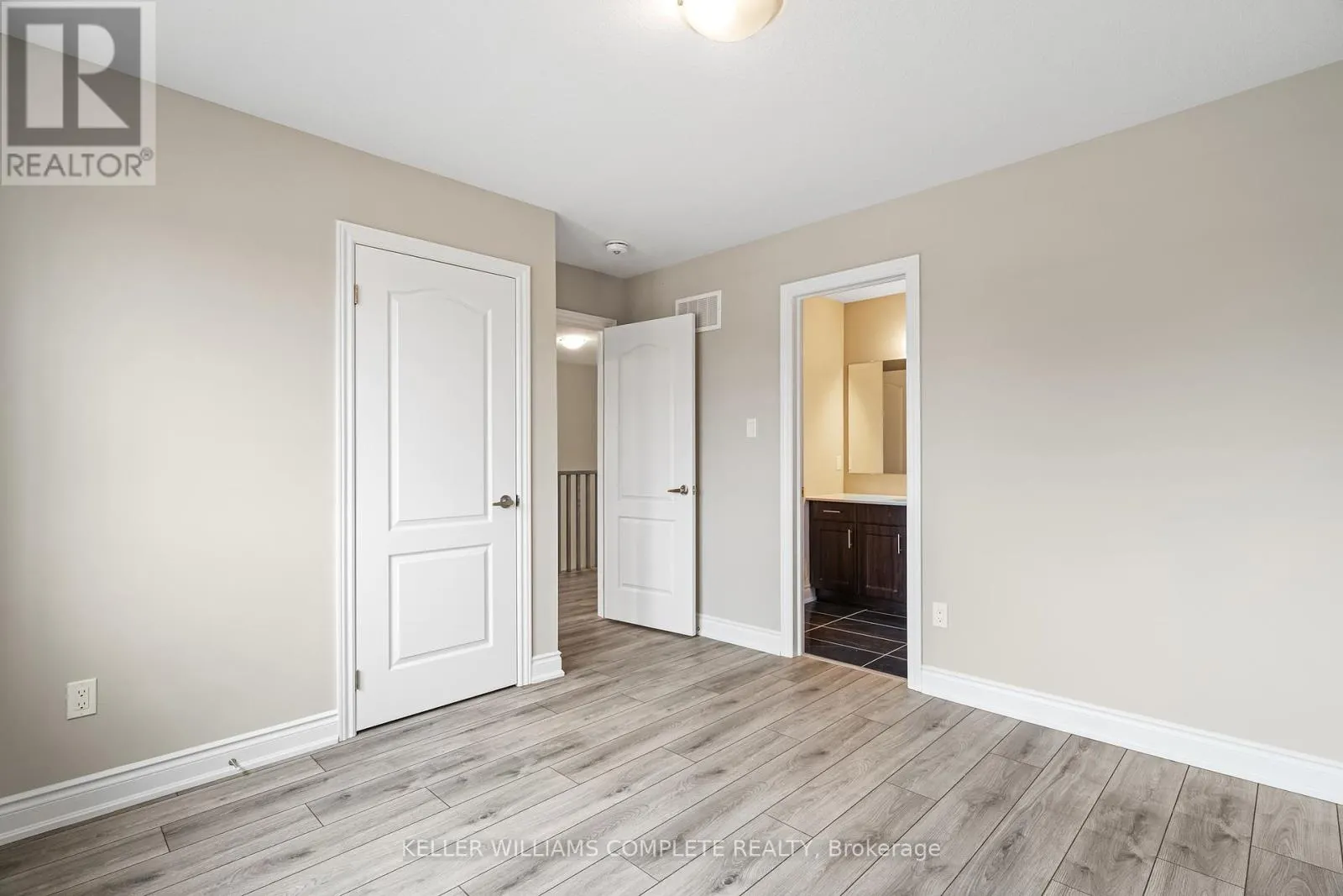15 VENTURE WAY