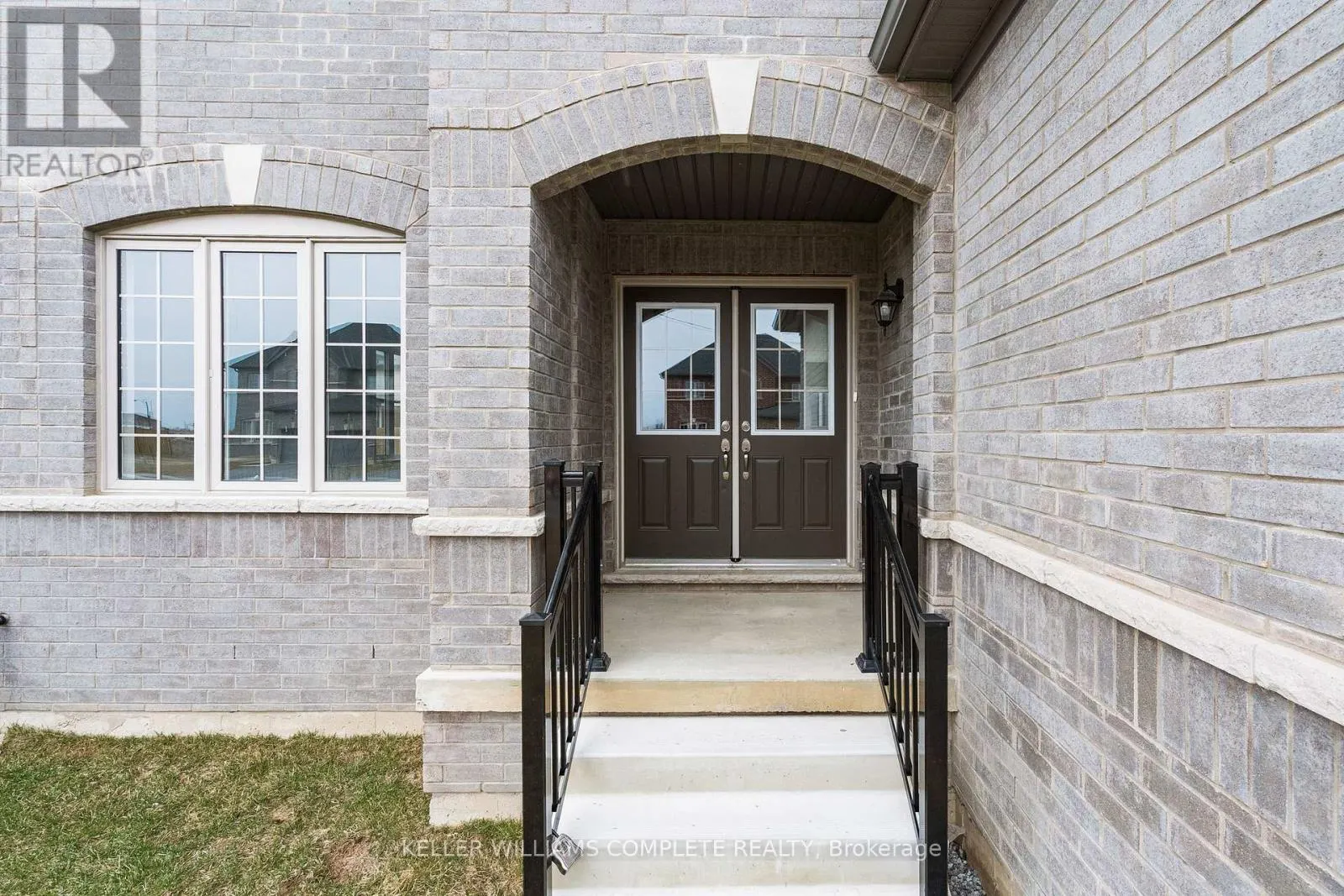 15 VENTURE WAY