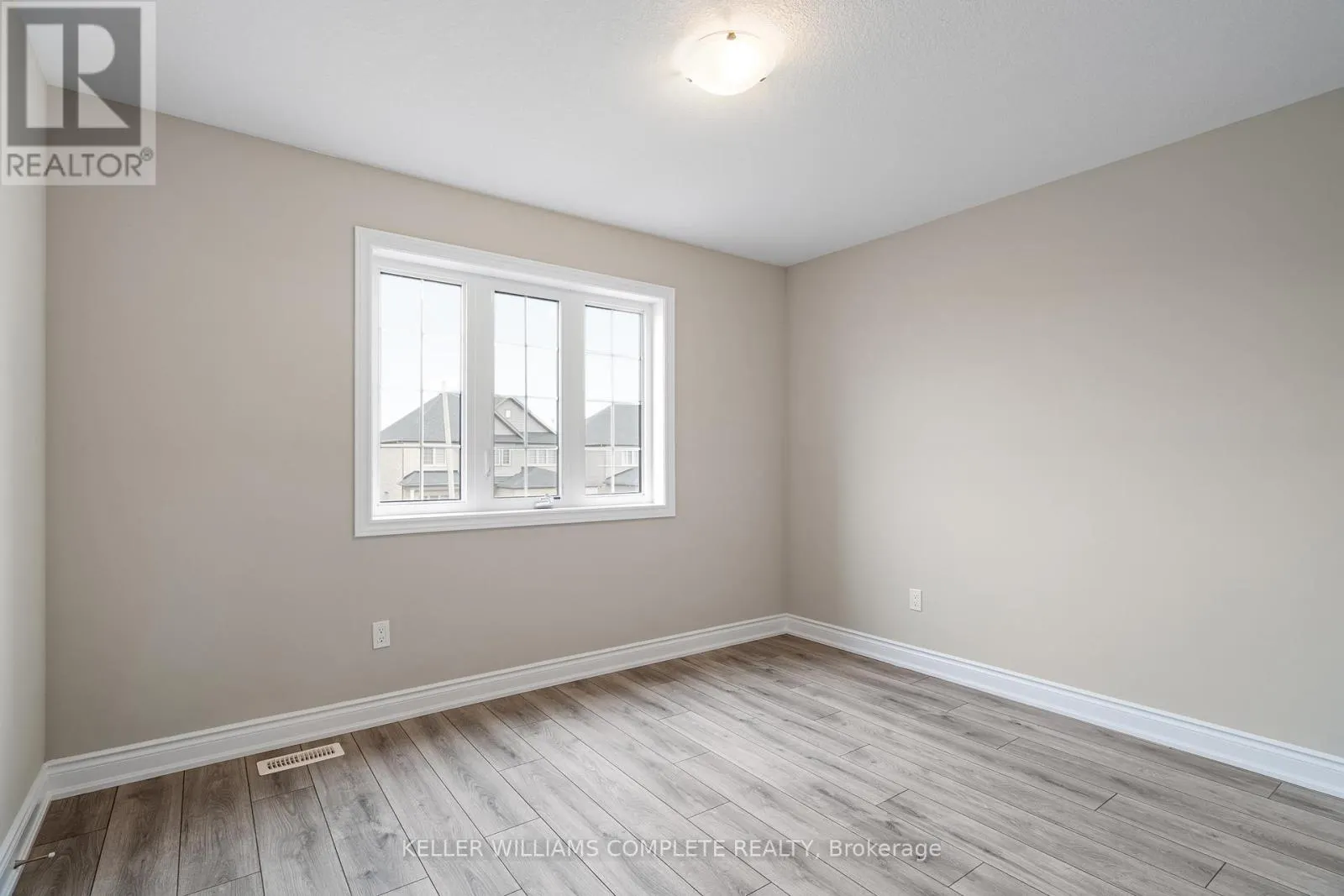 15 VENTURE WAY