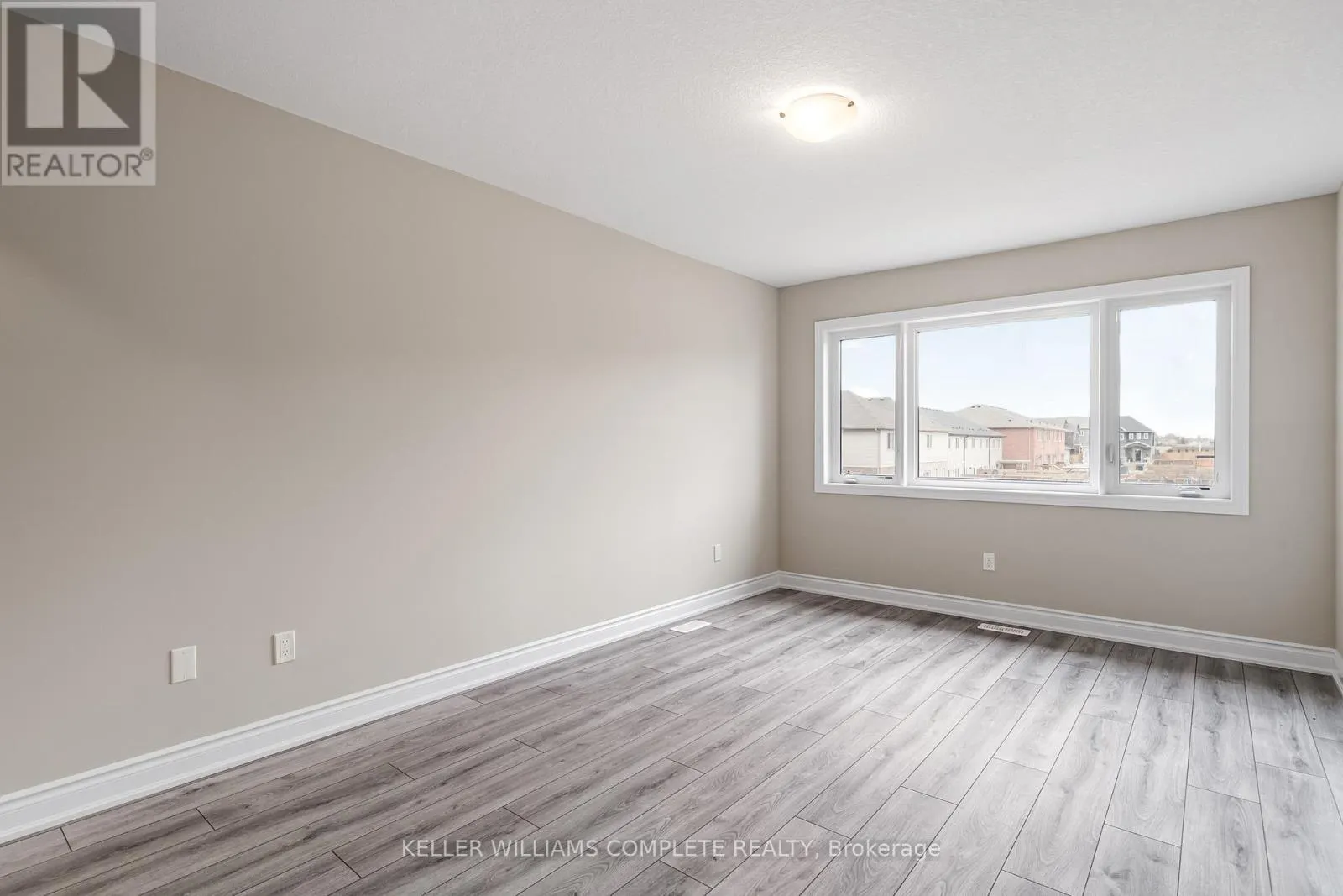 15 VENTURE WAY