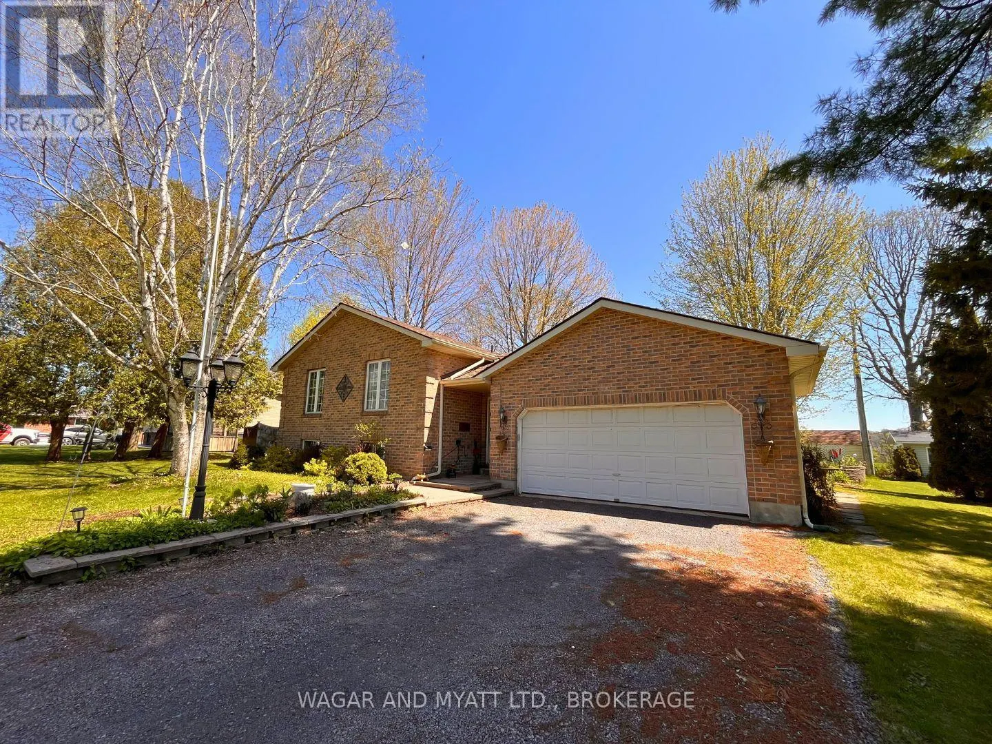 63 SOUTHWOOD CRESCENT N