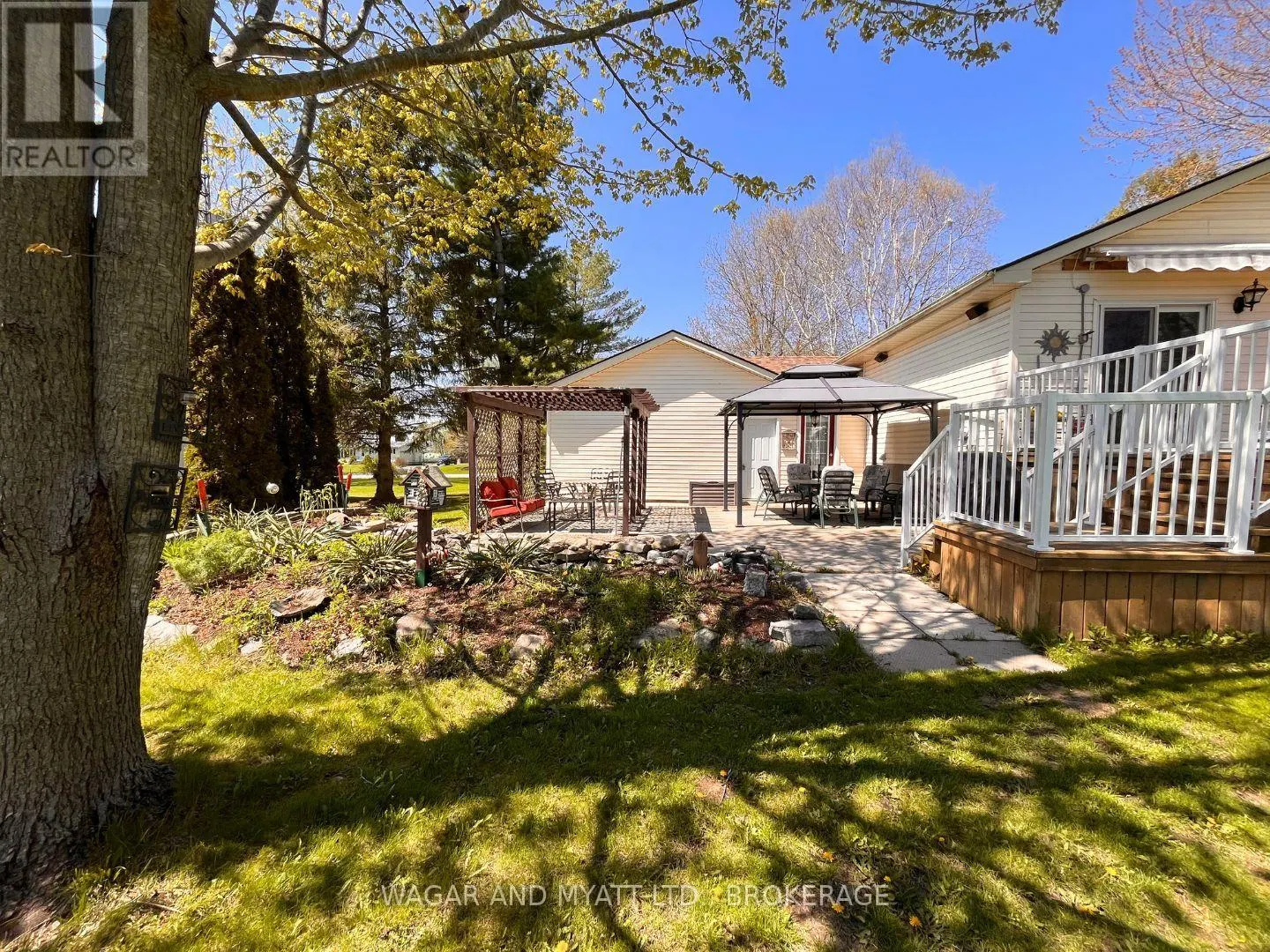 63 SOUTHWOOD CRESCENT N