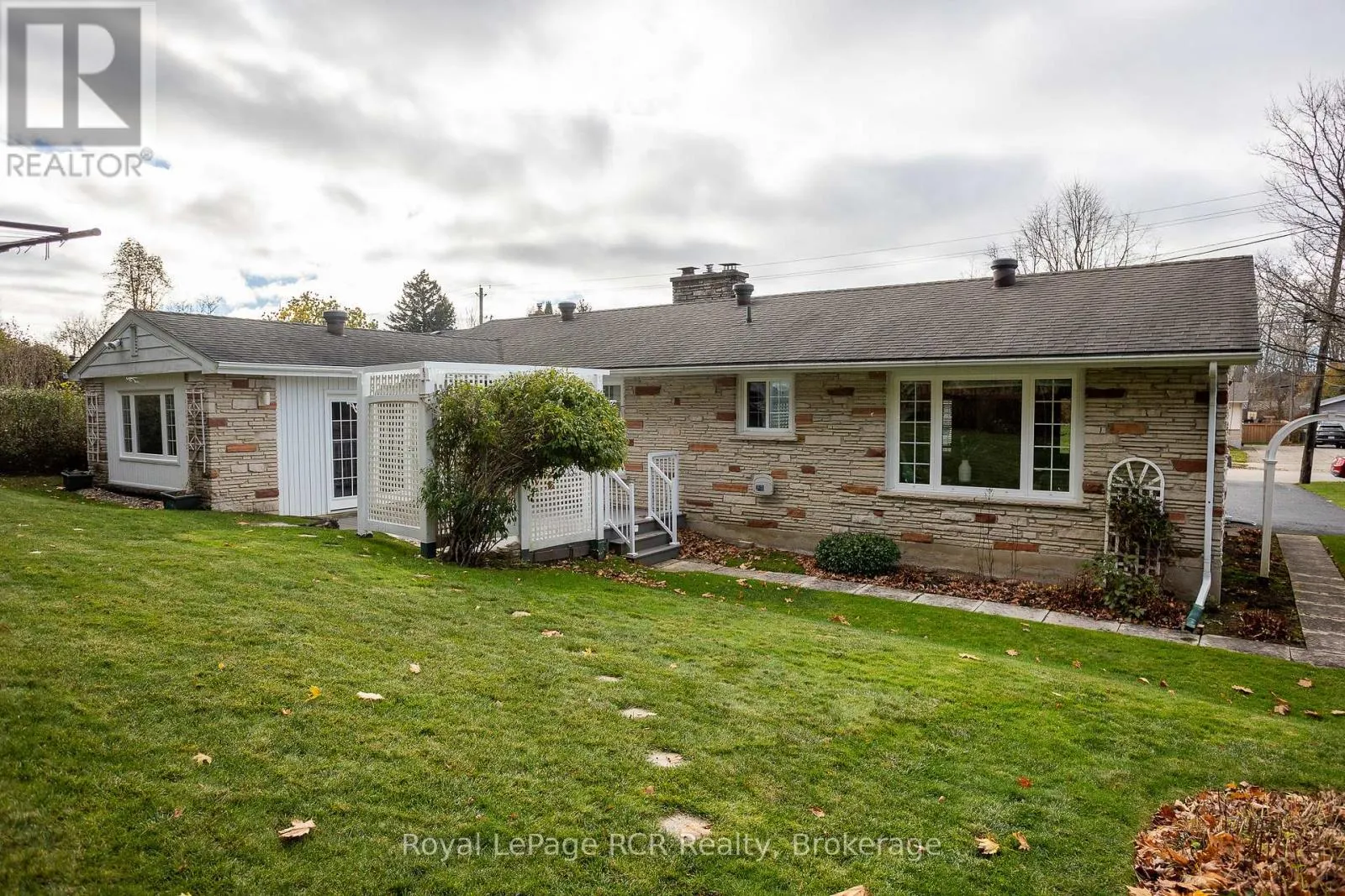 149 7TH AVENUE E