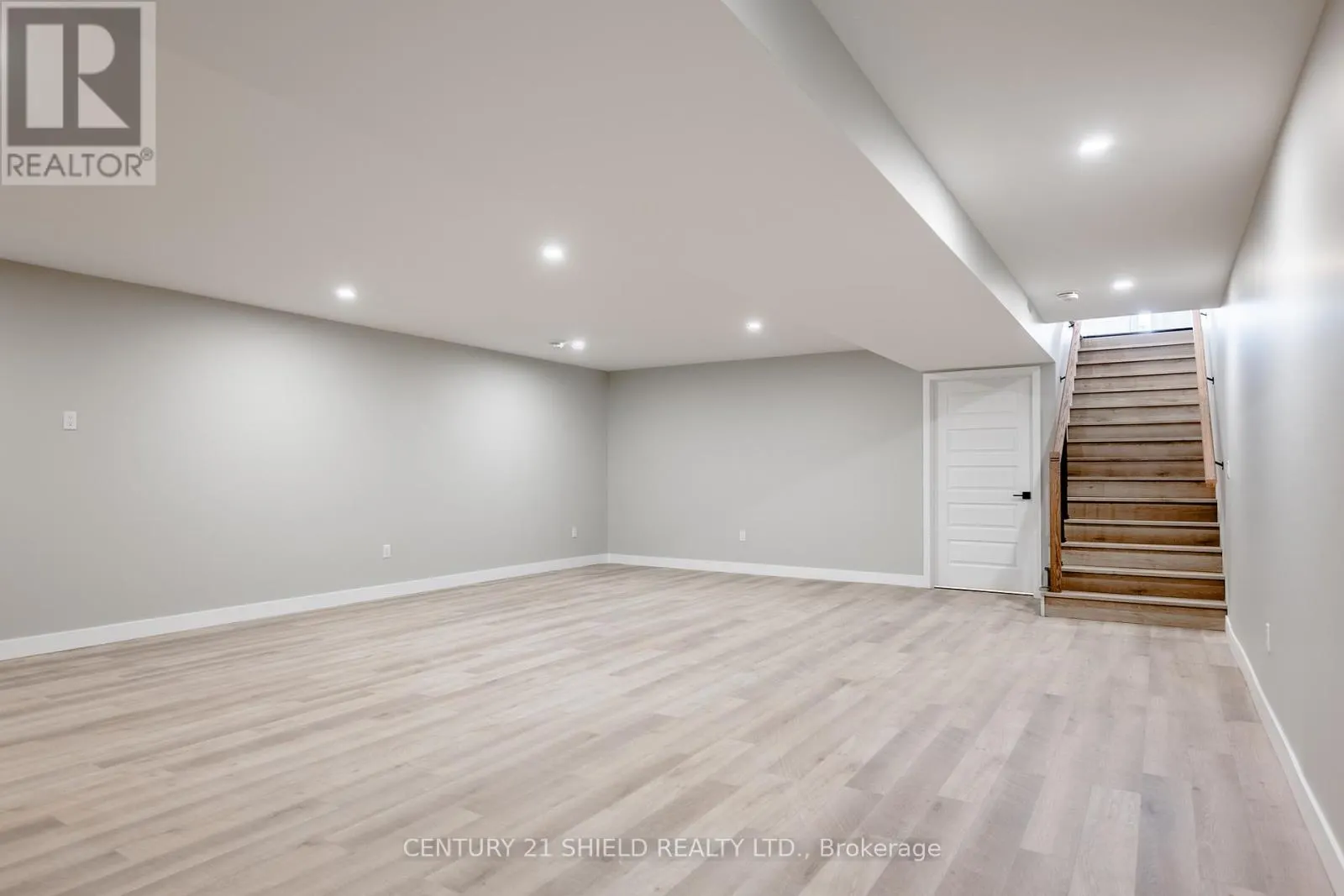 4 ERINDALE LANE