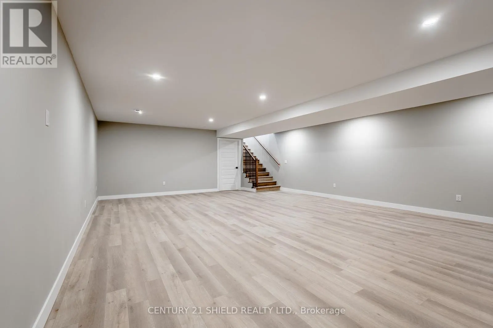 4 ERINDALE LANE