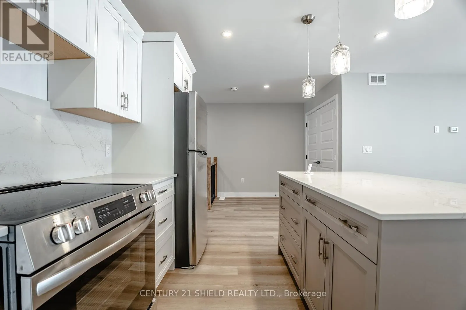 4 ERINDALE LANE