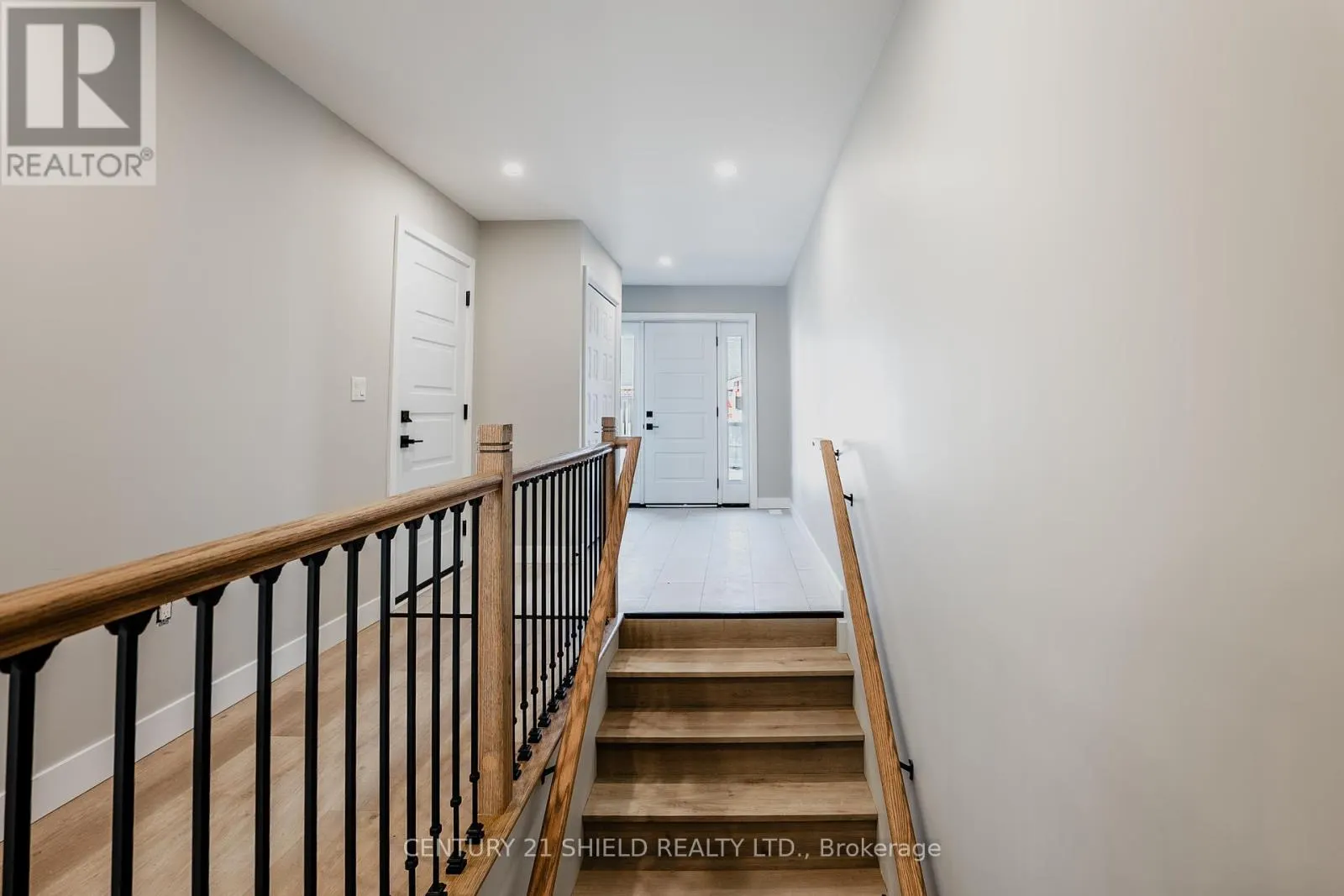 4 ERINDALE LANE
