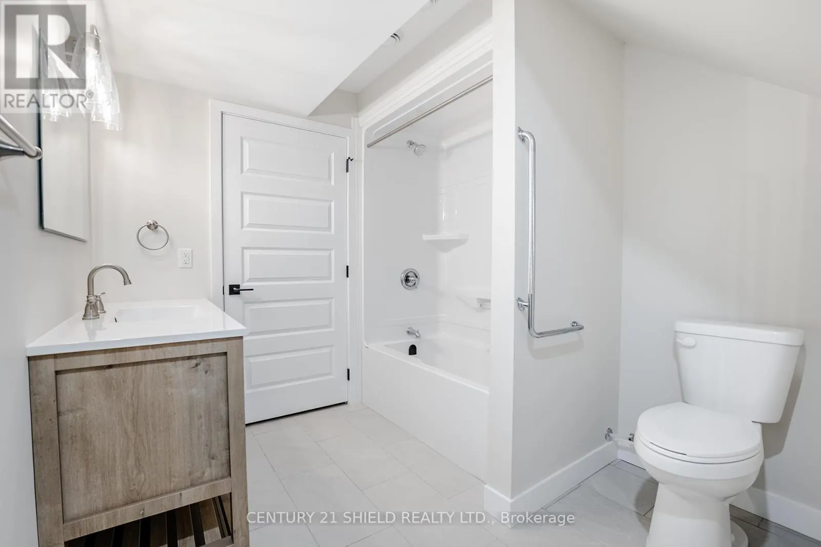 4 ERINDALE LANE