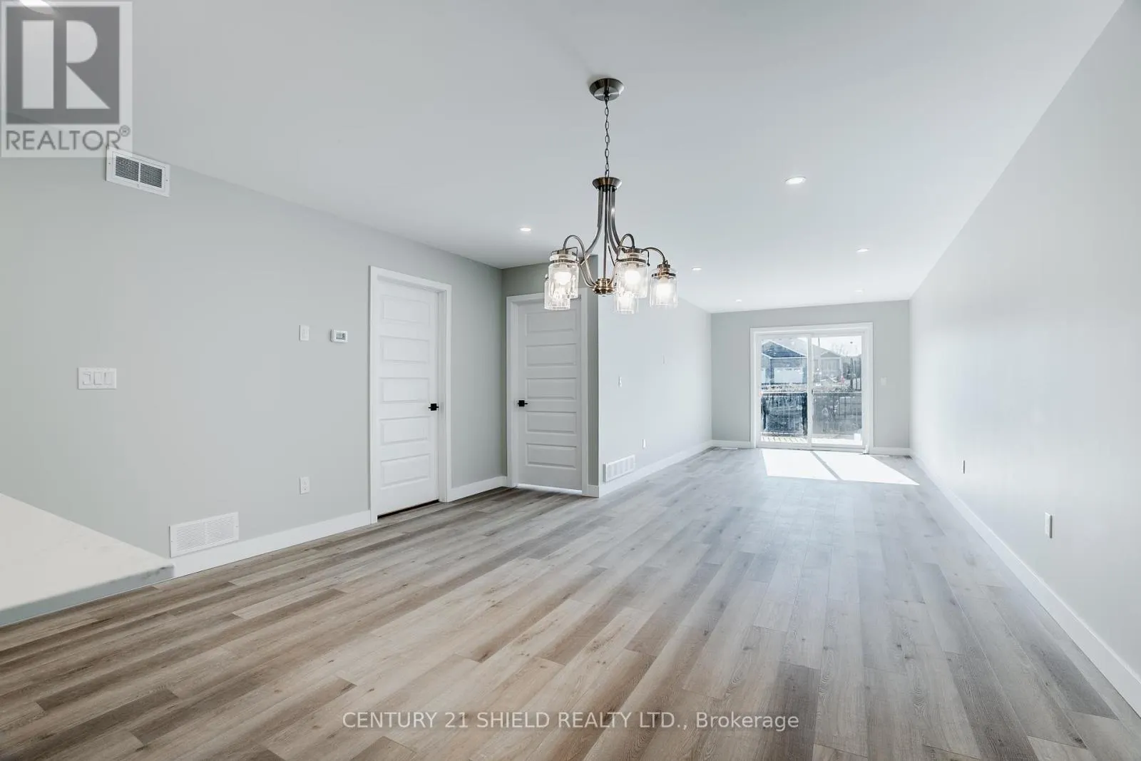 4 ERINDALE LANE