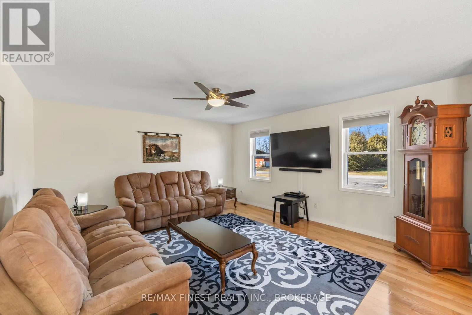 4360 ASHWOOD DRIVE