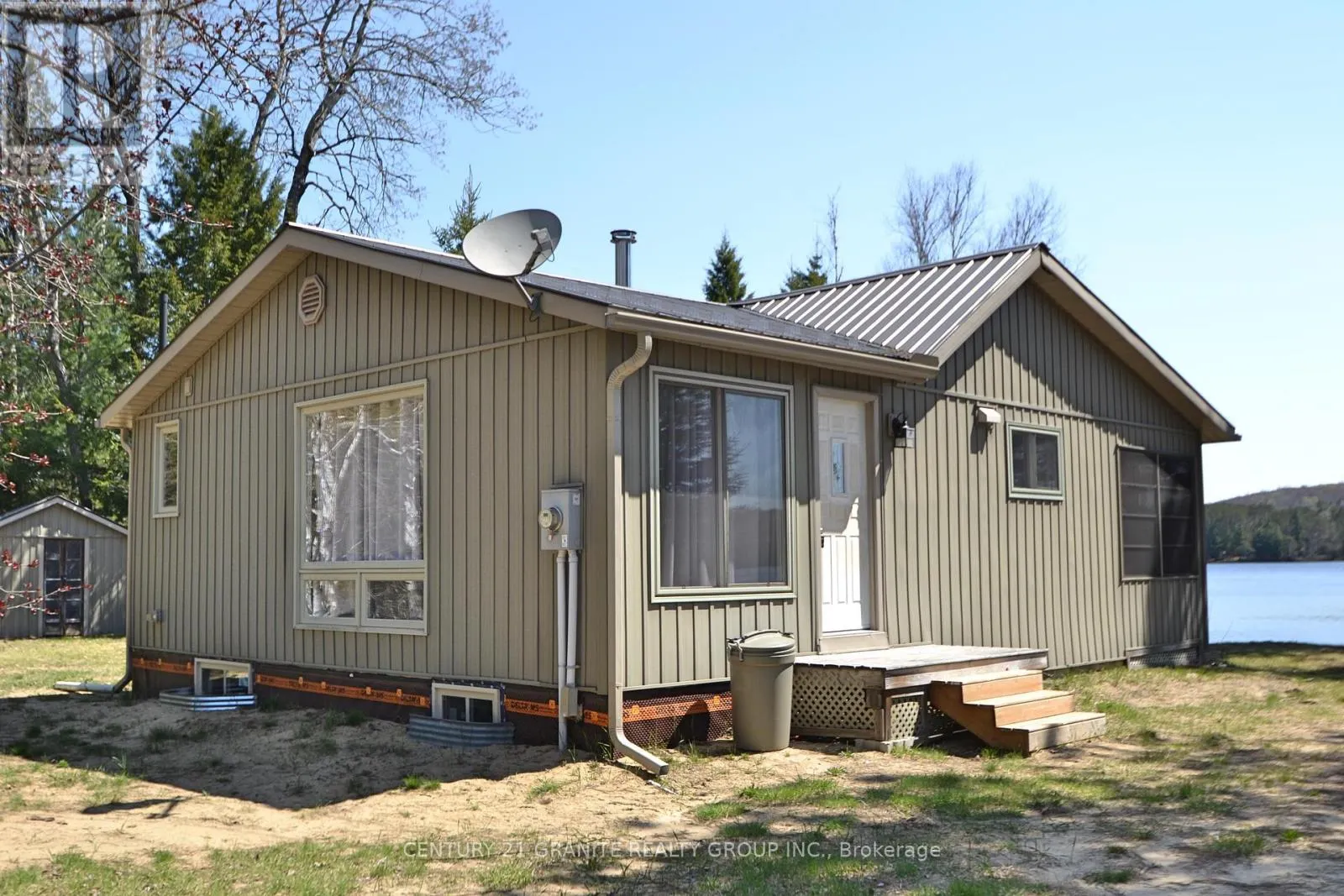 304 CENTRE ROAD