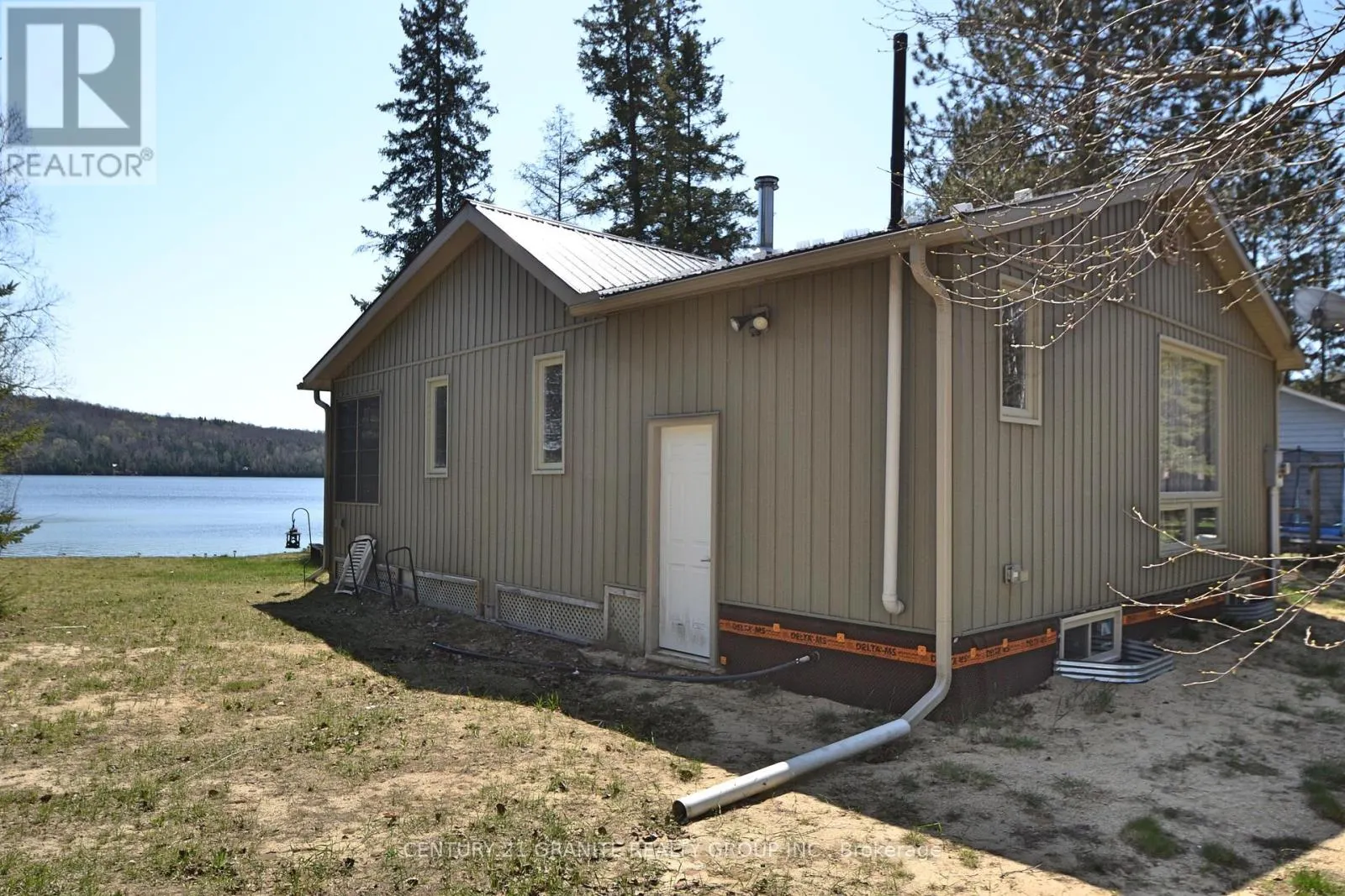 304 CENTRE ROAD