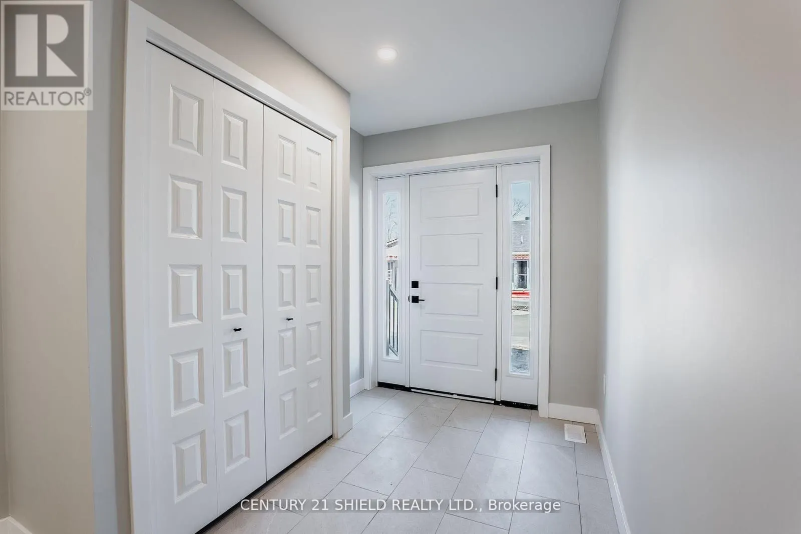 6 ERINDALE LANE