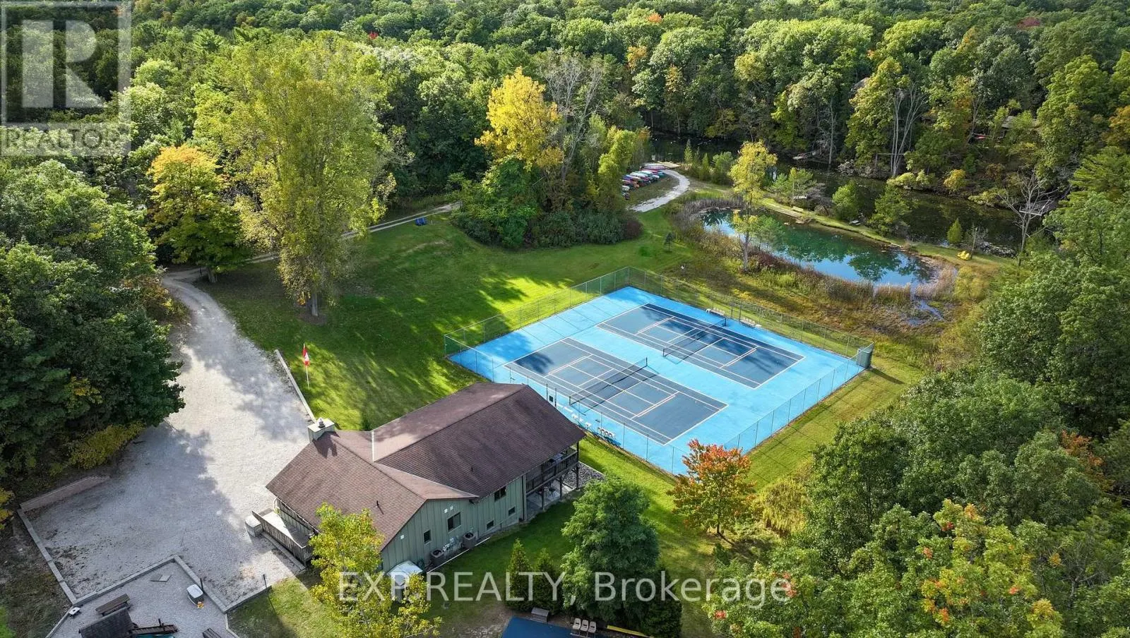 10207 PINETREE DRIVE