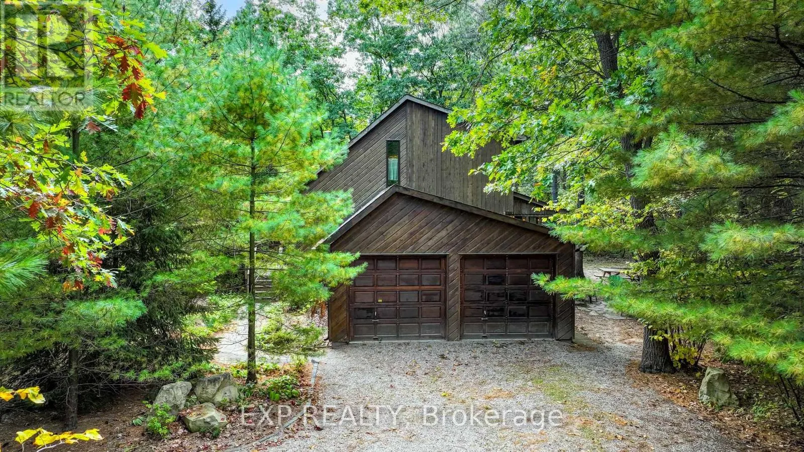10207 PINETREE DRIVE
