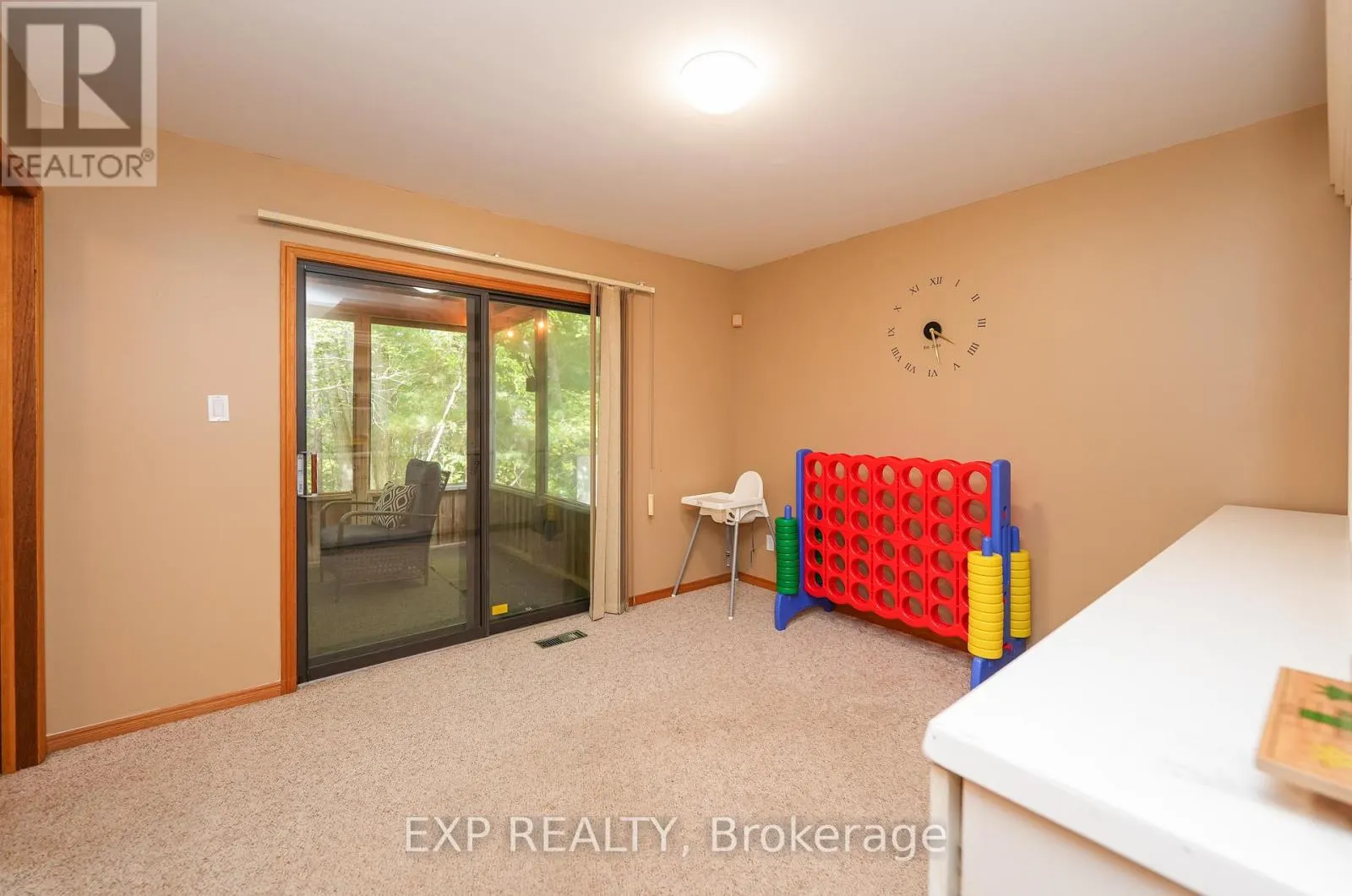 10207 PINETREE DRIVE