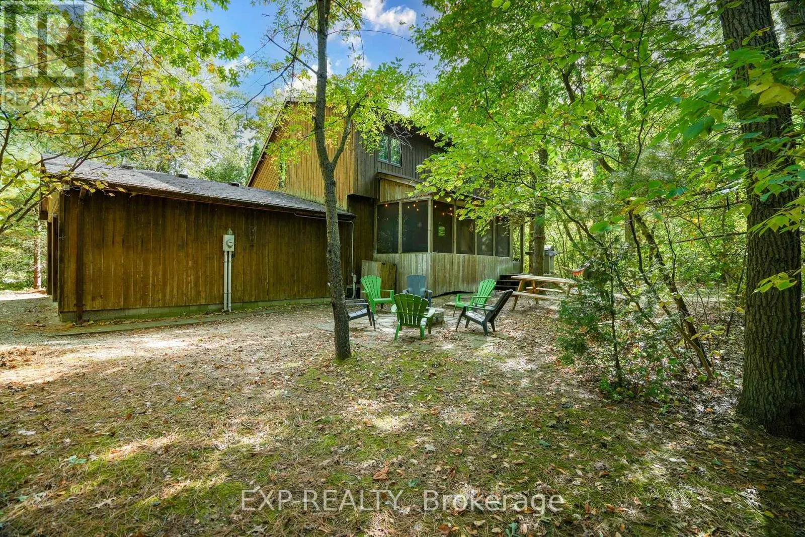 10207 PINETREE DRIVE