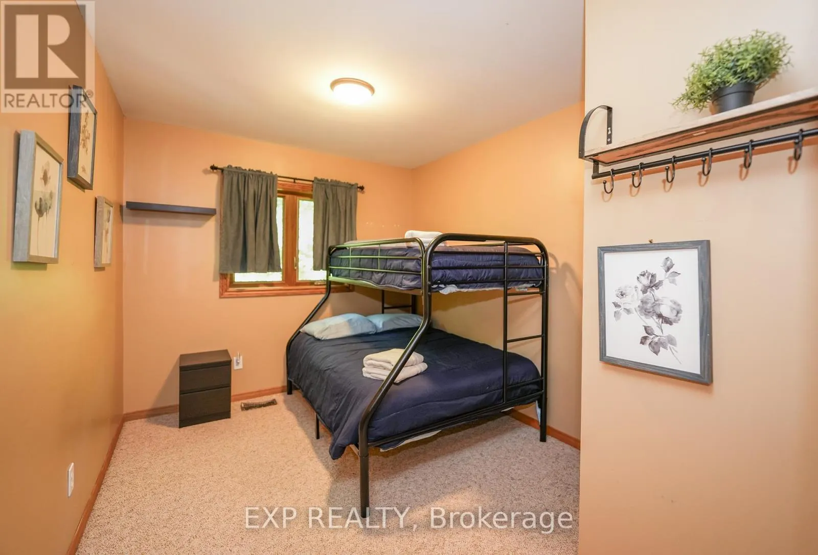 10207 PINETREE DRIVE