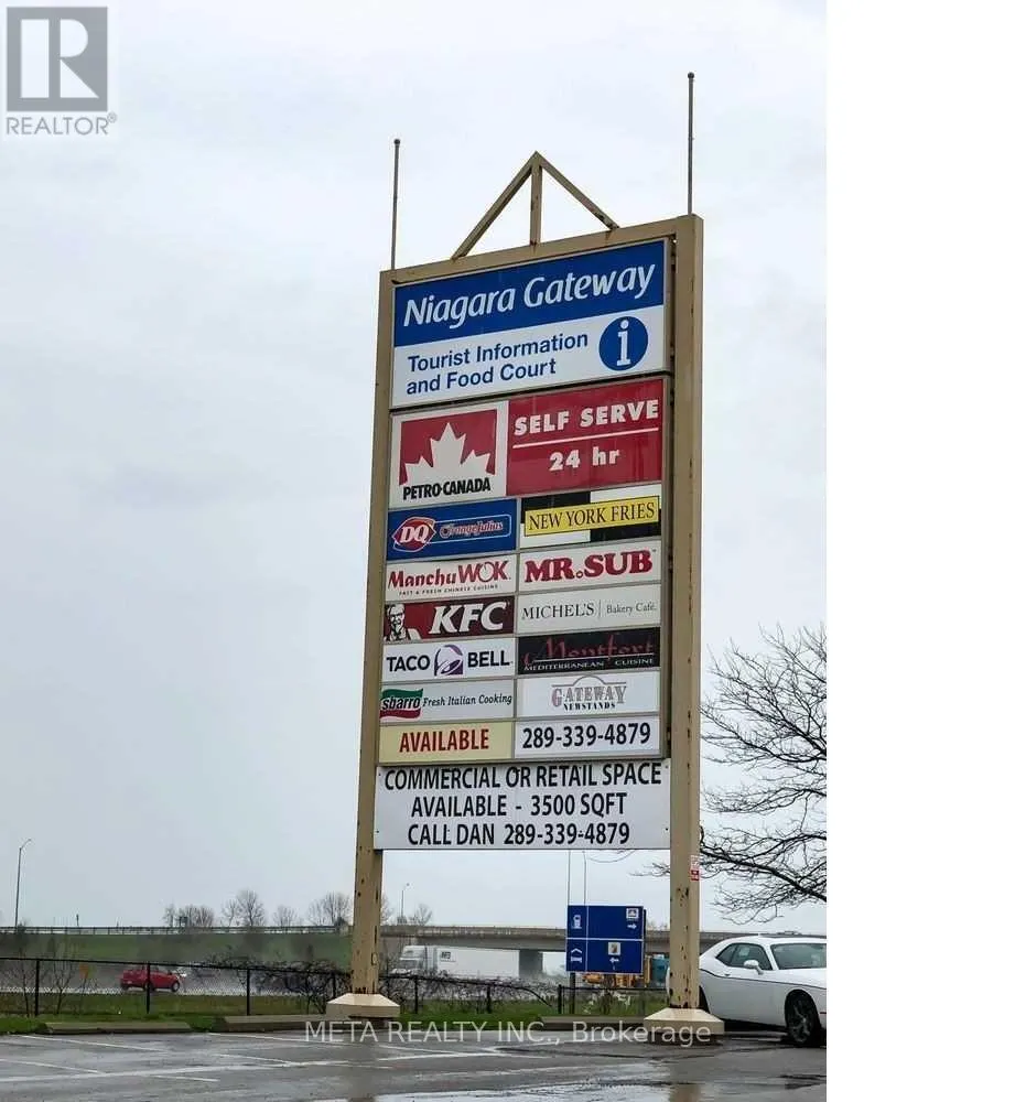 424 SOUTH SERVICE ROAD