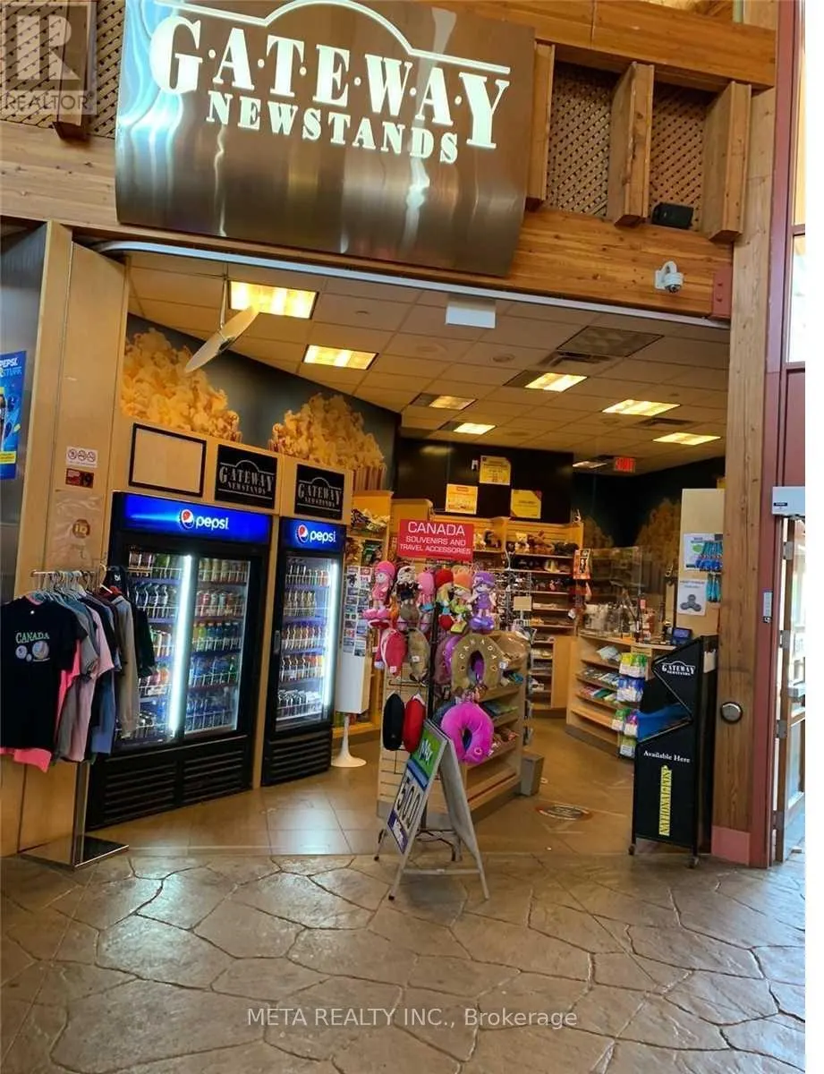 424 SOUTH SERVICE ROAD