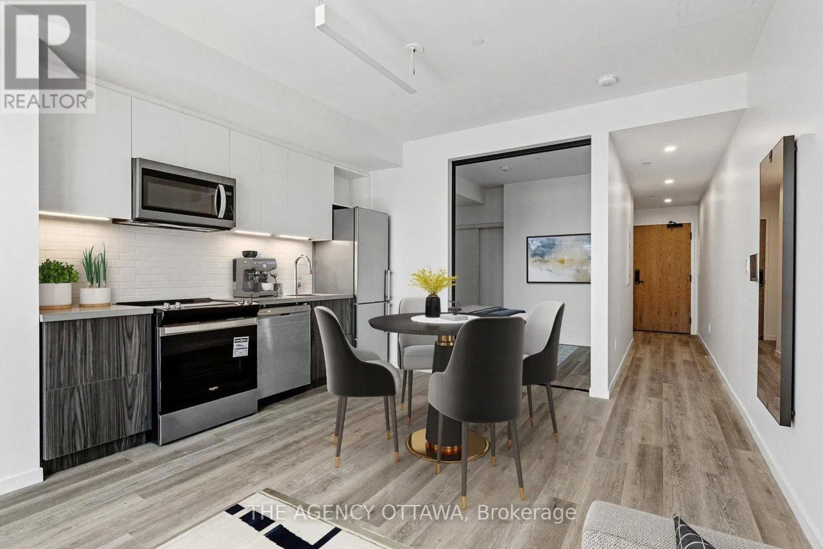 402 - 18 HAMILTON AVENUE N