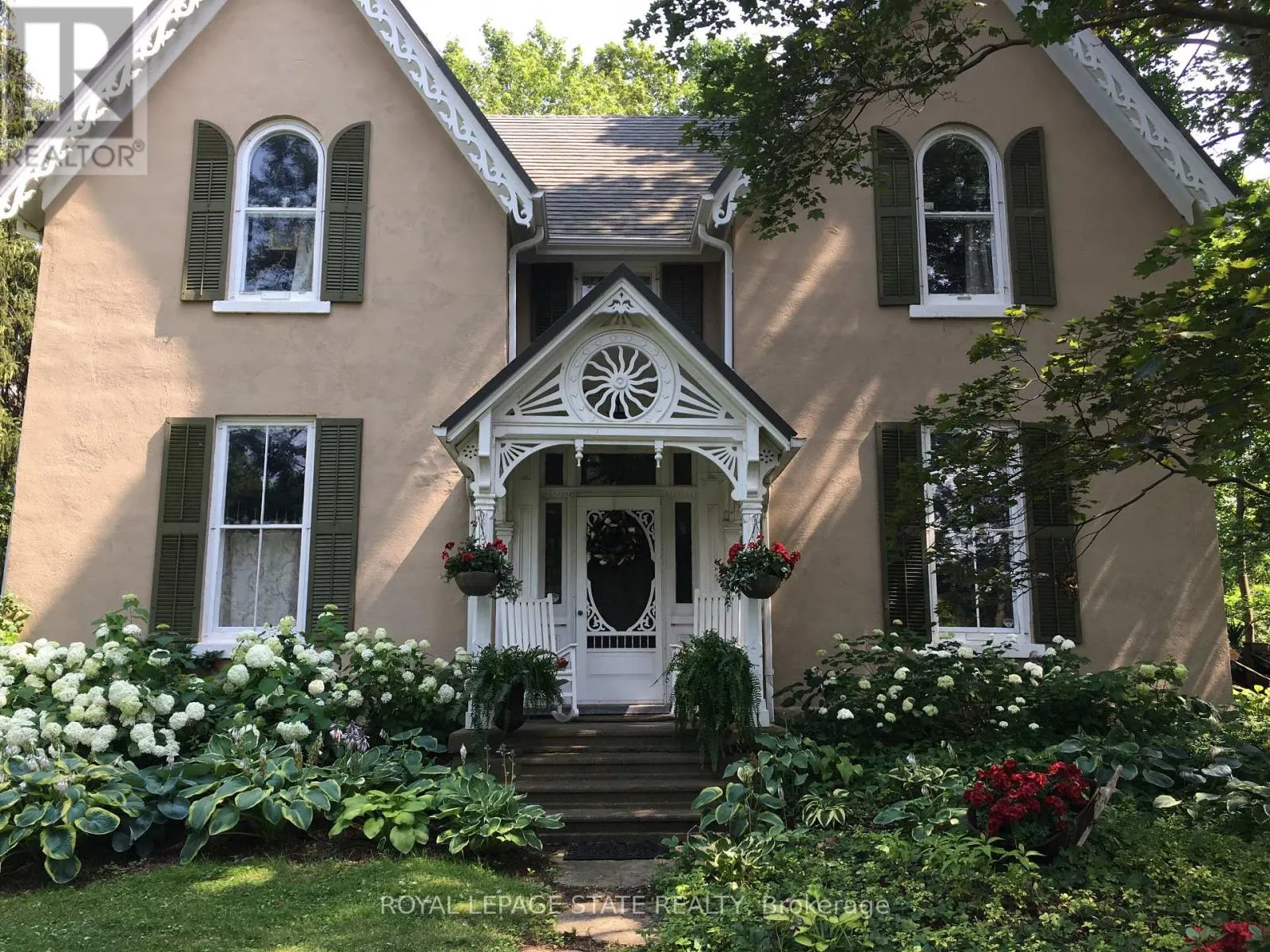 340 DUNDAS STREET E
