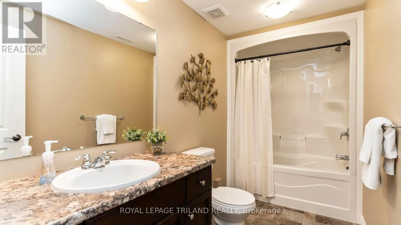 25 - 120 SOUTHGATE PARKWAY, #25