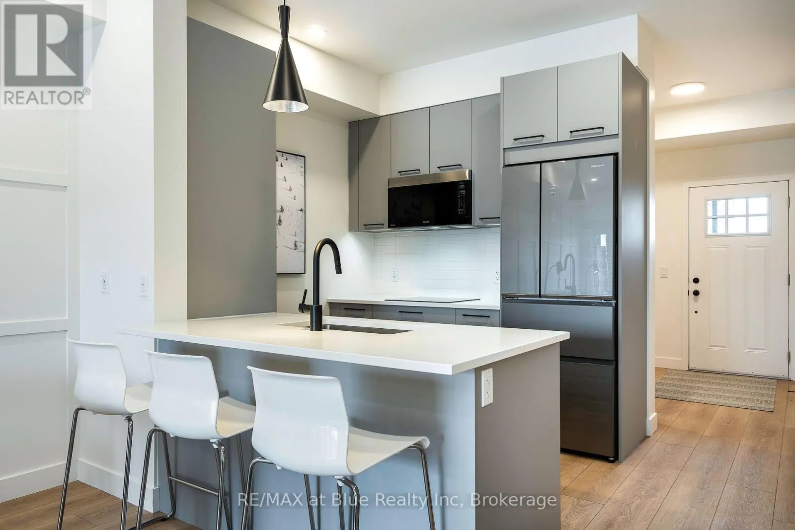 105 - 12 BEAUSOLEIL LANE, #105