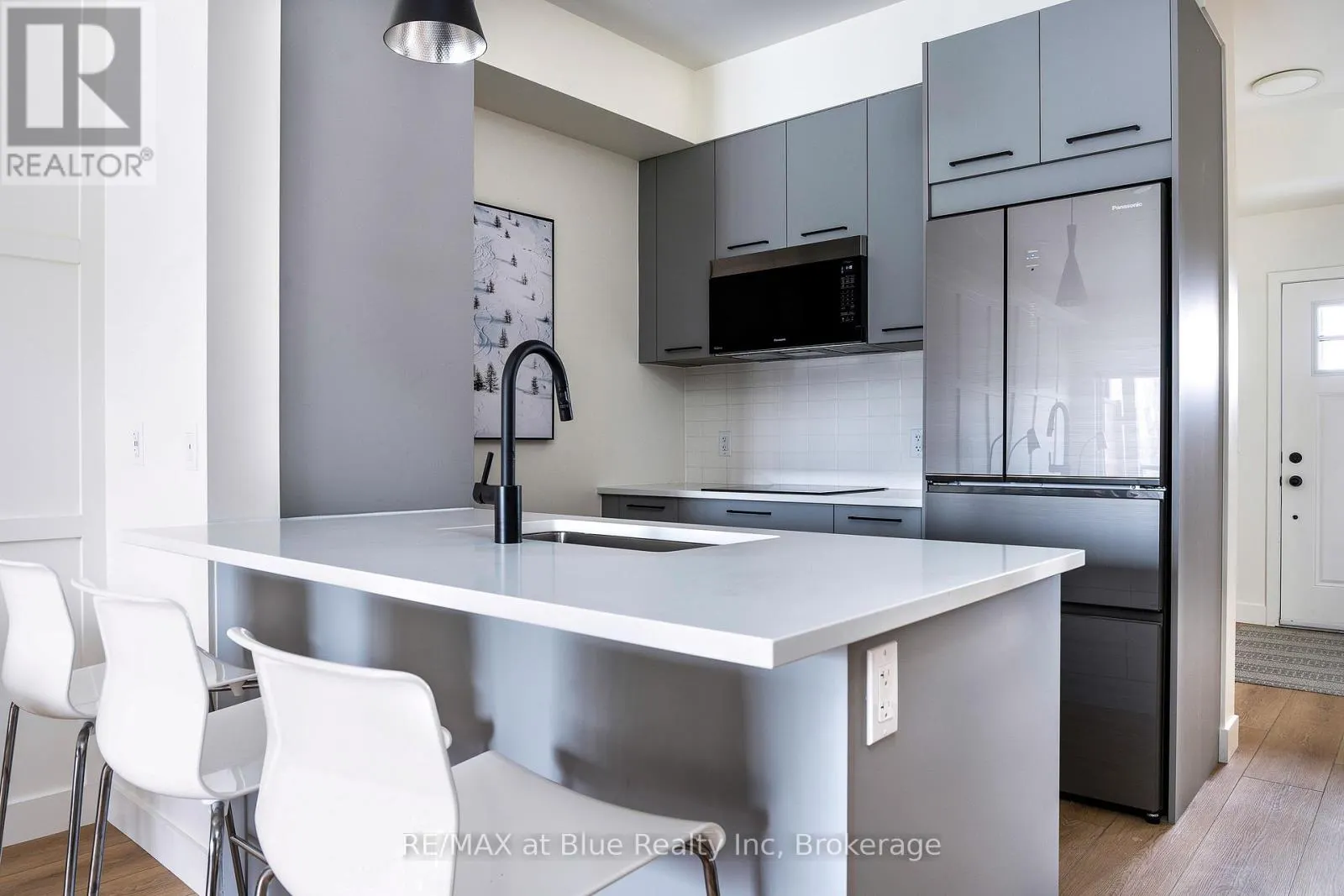 105 - 12 BEAUSOLEIL LANE, #105