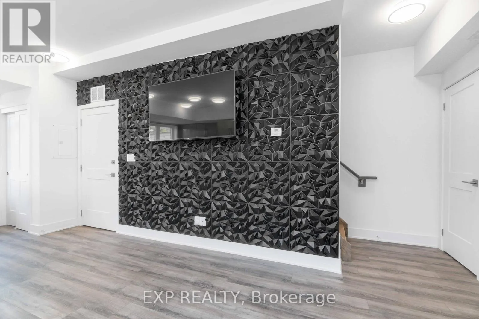 312 - 6065 MCLEOD ROAD N