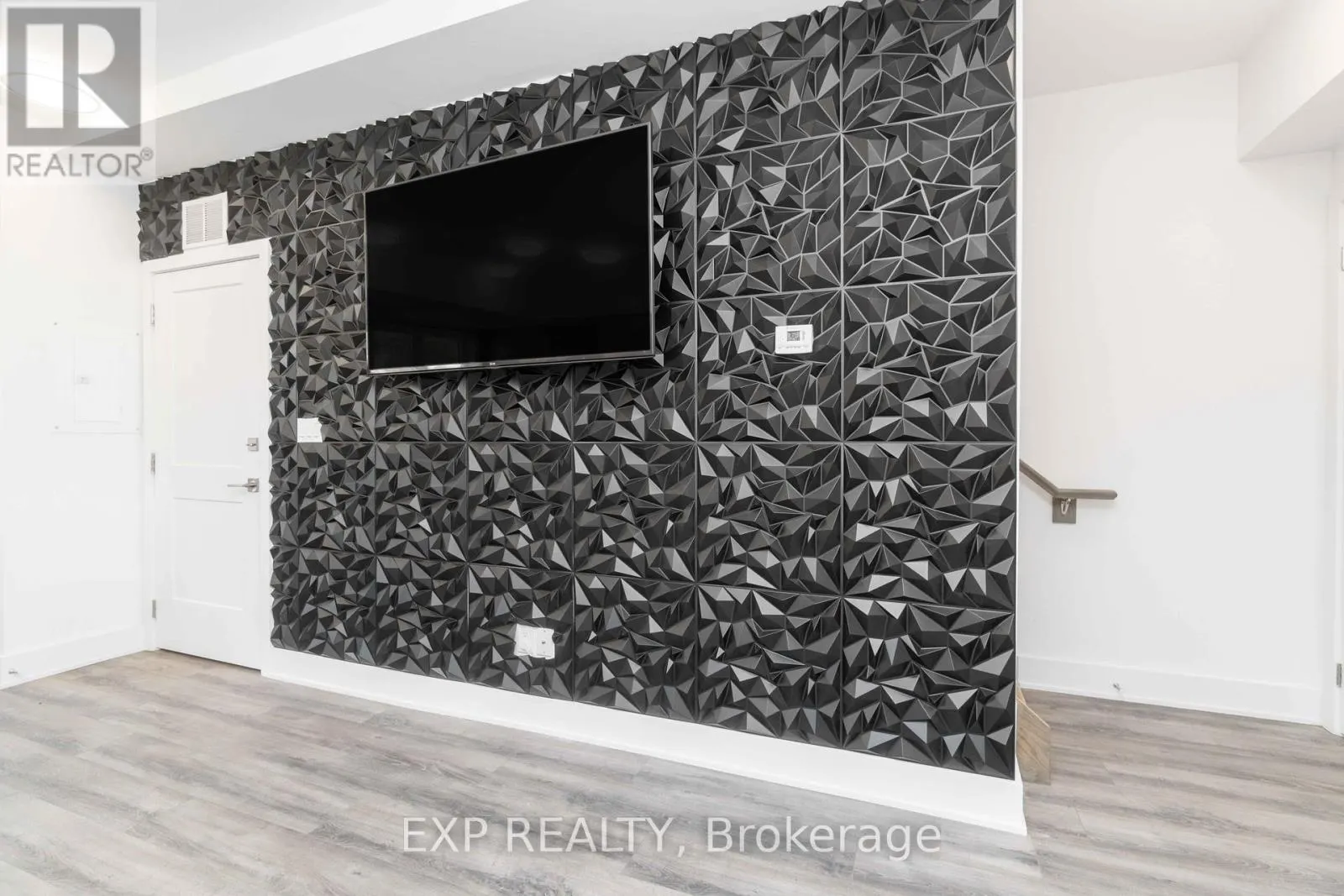 312 - 6065 MCLEOD ROAD N
