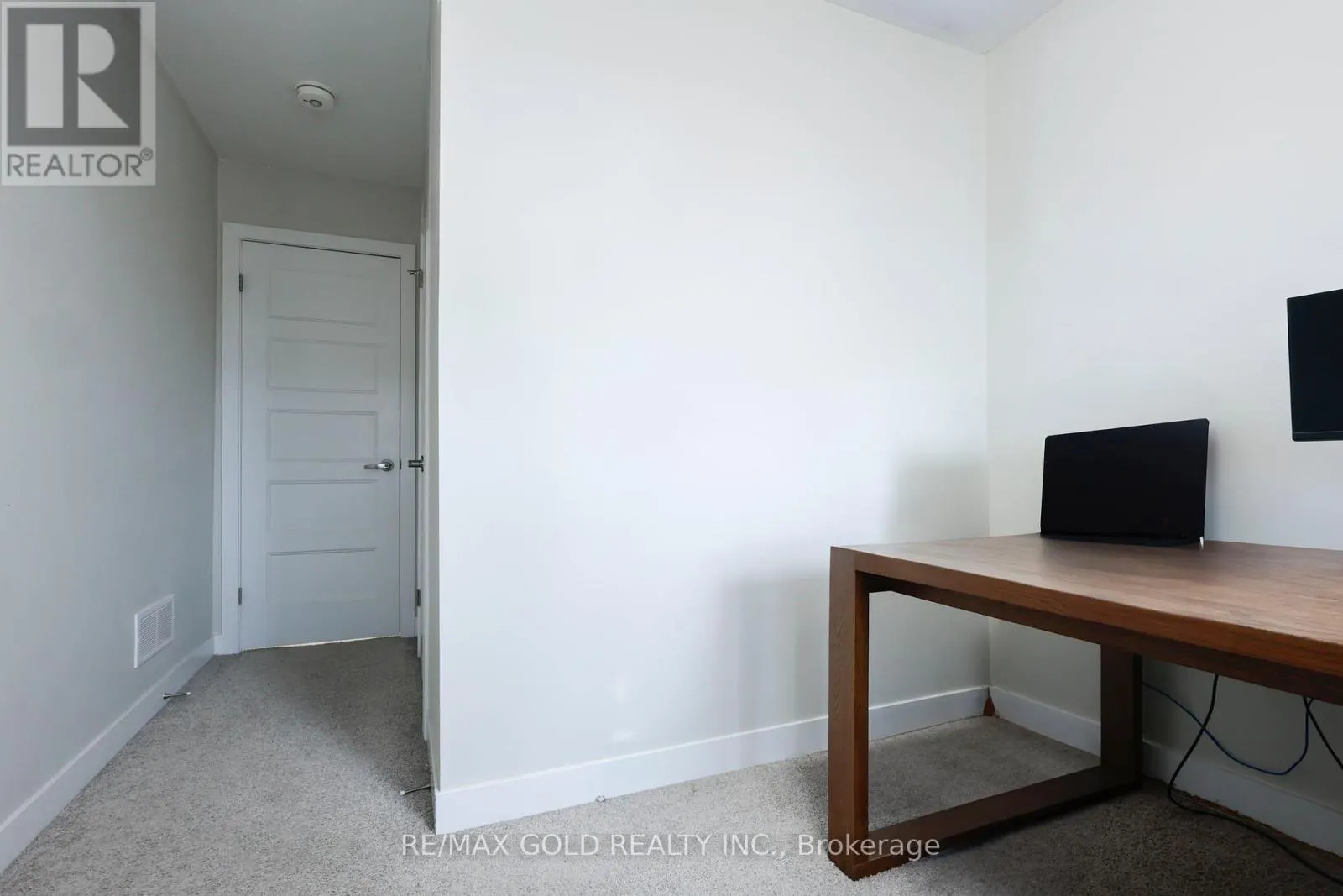 888 WEST VILLAGE SQUARE