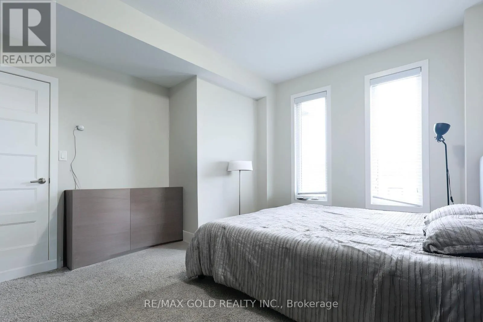 888 WEST VILLAGE SQUARE