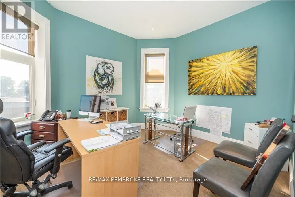 464 PEMBROKE STREET W