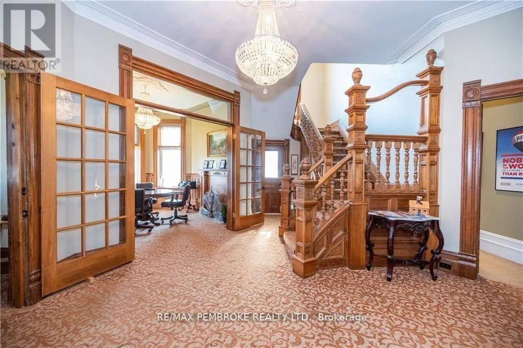 464 PEMBROKE STREET W