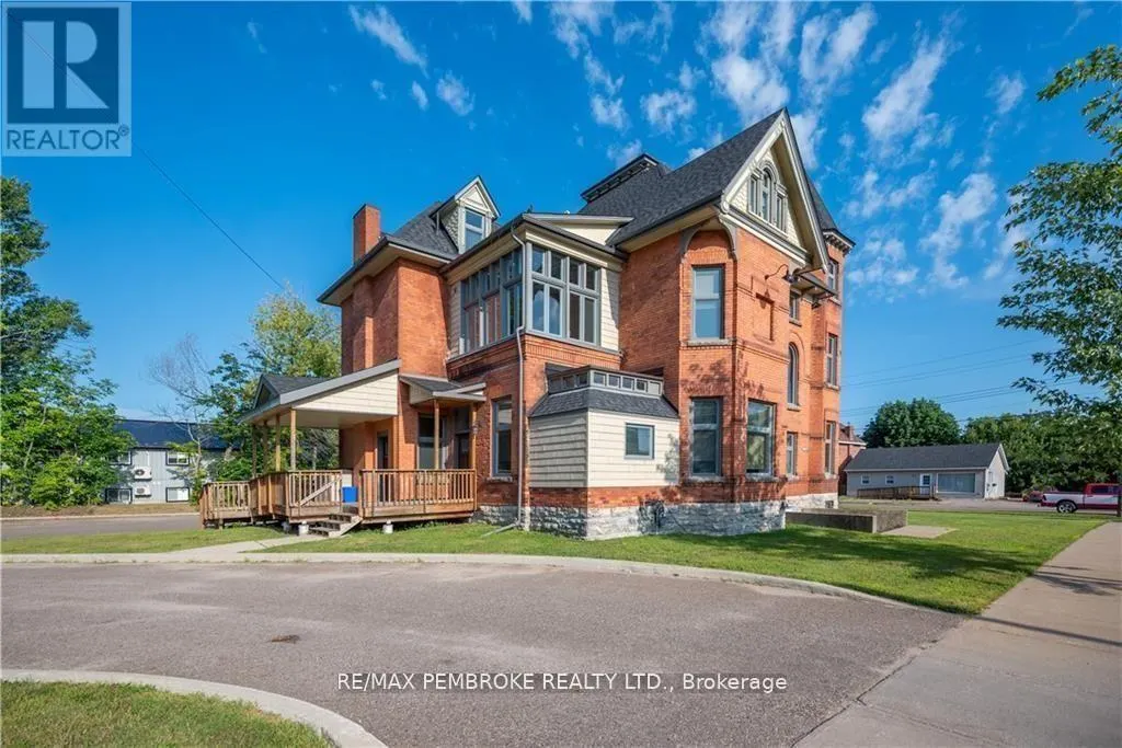 464 PEMBROKE STREET W