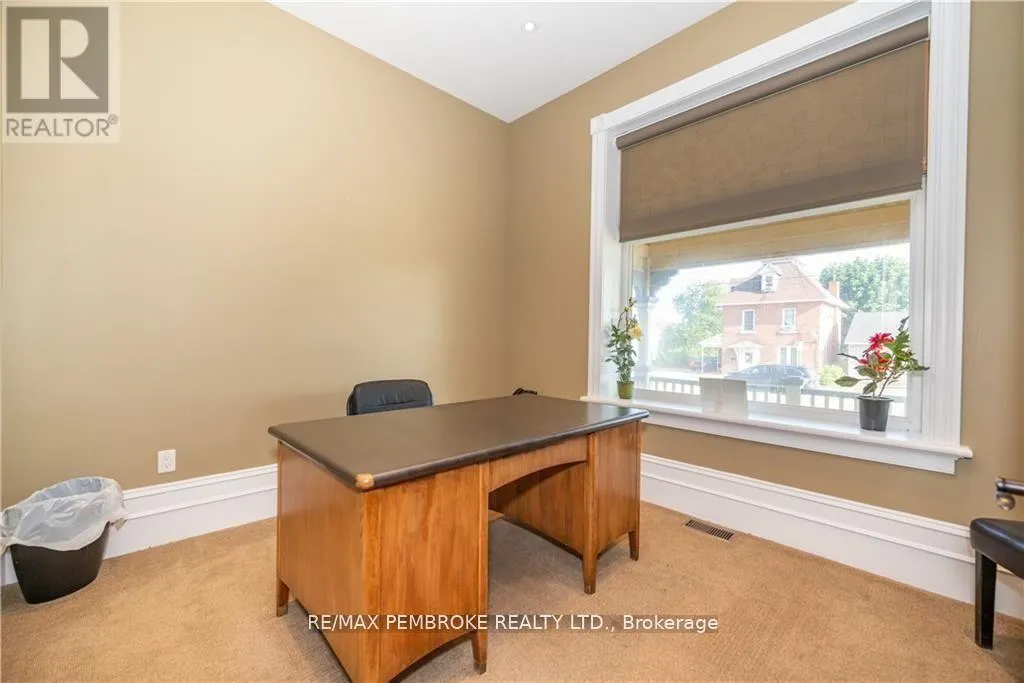 464 PEMBROKE STREET W