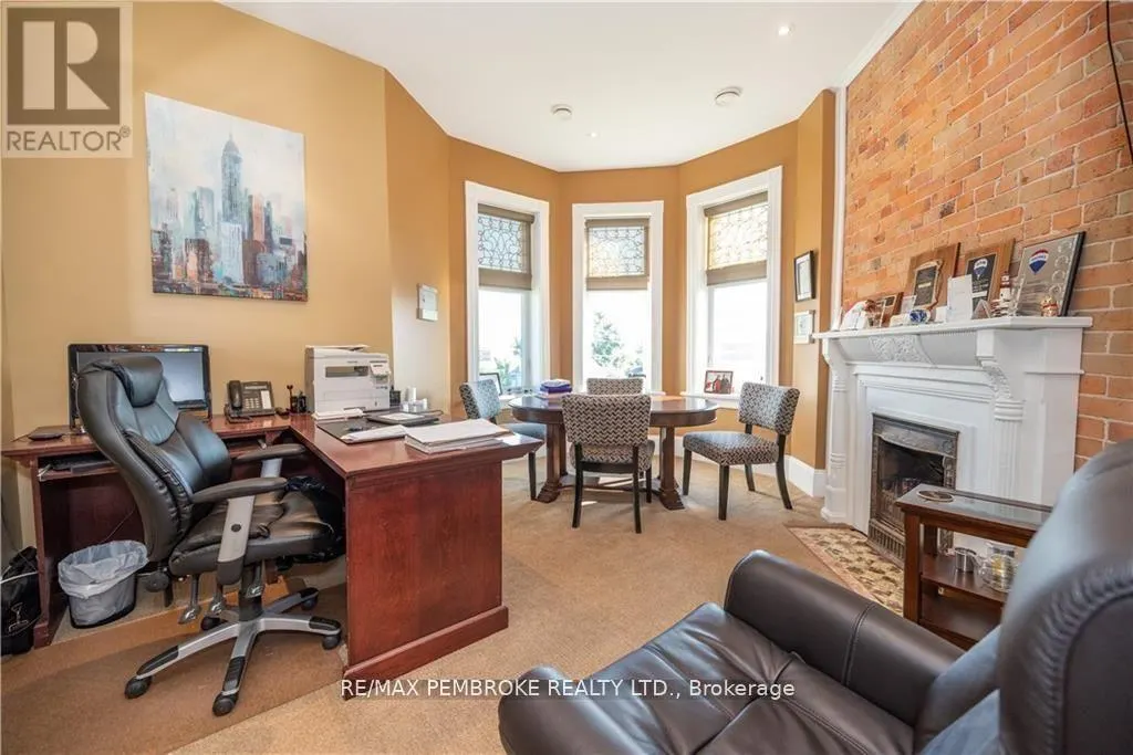 464 PEMBROKE STREET W
