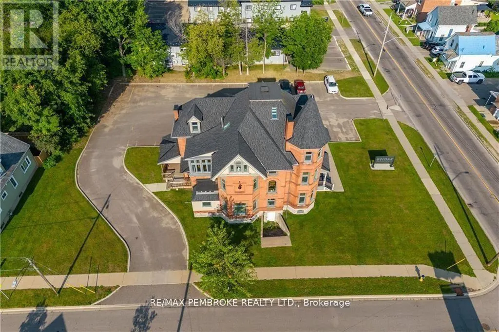 464 PEMBROKE STREET W